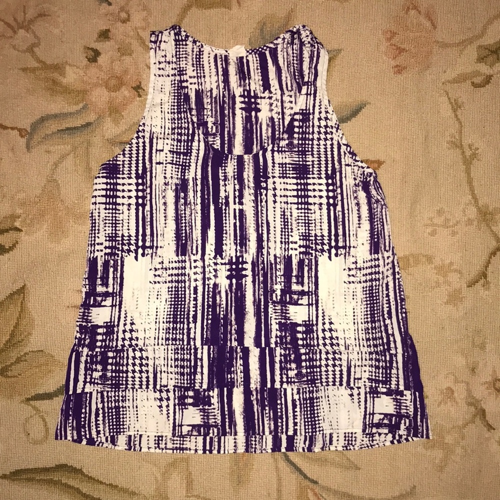 Purple and white scoop neck sleeveless blouse